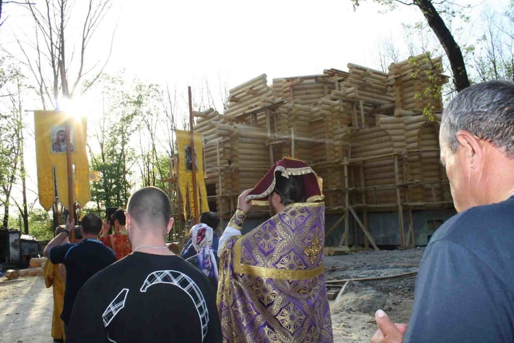 В Свято-Николаевском храме на Источнике совершен чин погребения Плащаницы